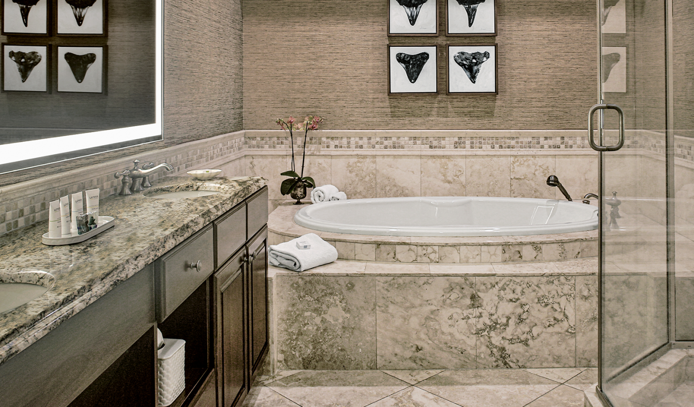 Oceanfront Suite Bathroom